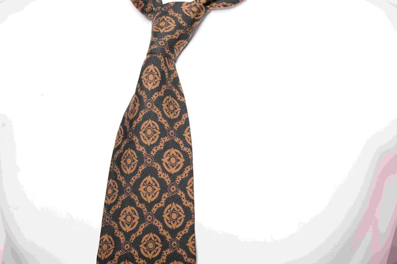 Valentino Chic Art Men's Necktie 100% Silk 58'' long V24