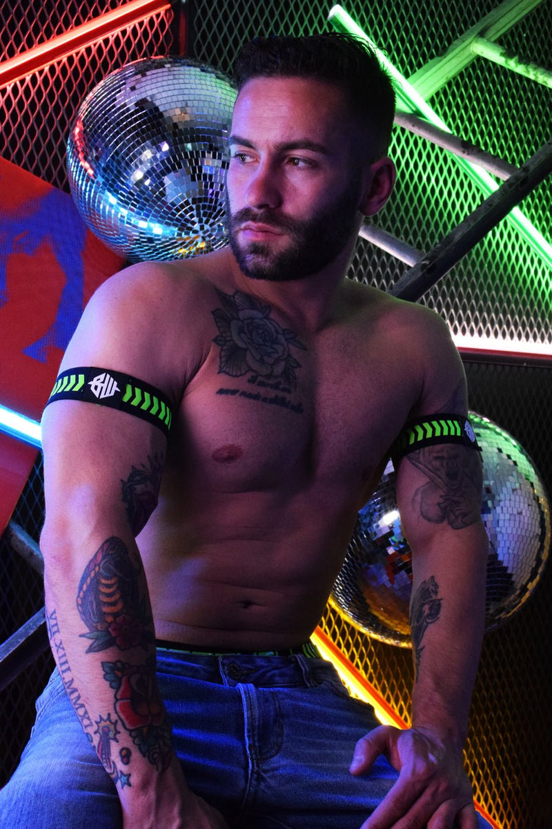 BREEDWELL Armbands Nightcrawler Raised & Rubberized Chevron Design Neon Green 20 - SexyMenUnderwear.com