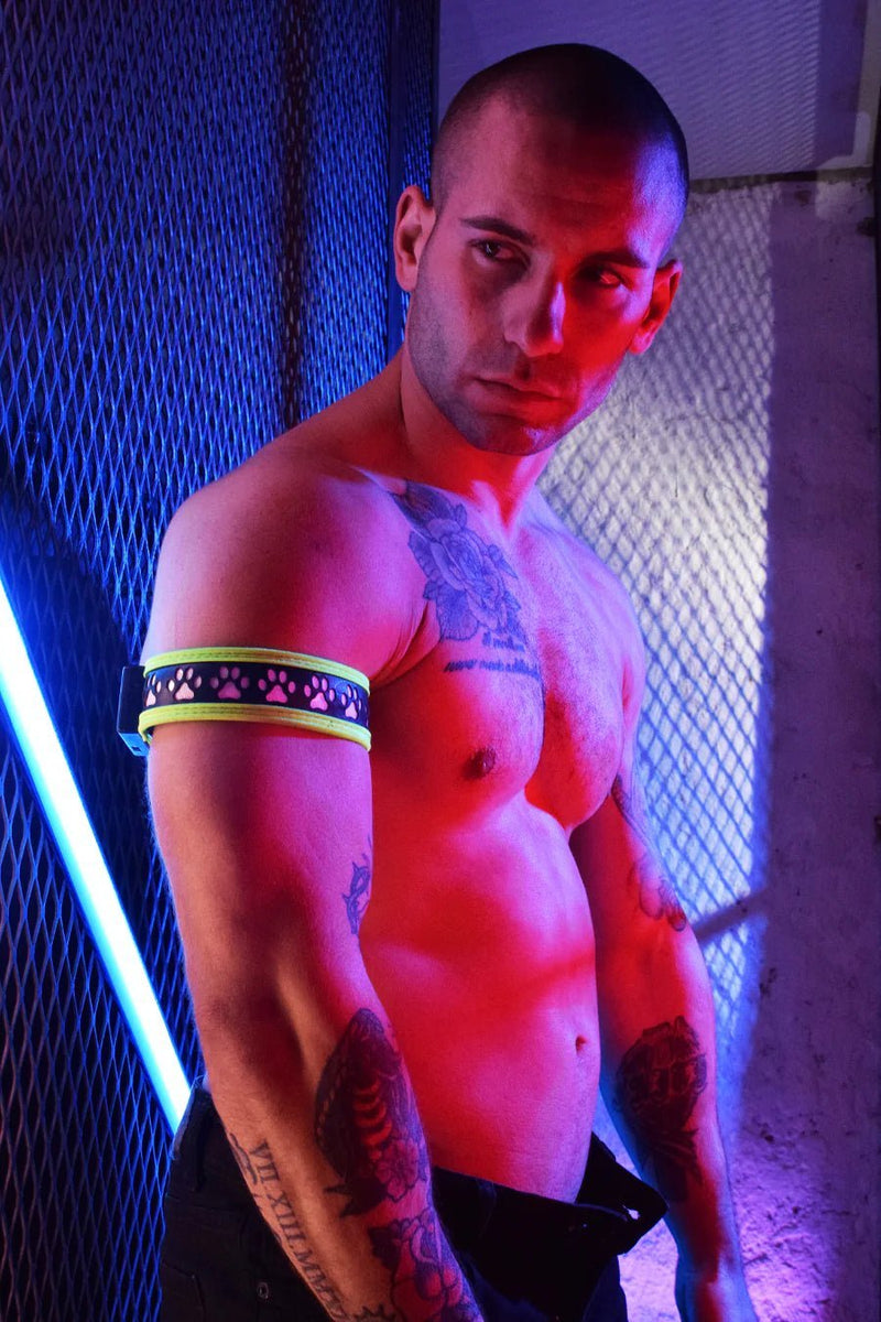 BREEDWELL PUPS POUNDTOWN ARMBAND LASER-CUT PAW PRINT - NEON GREEN - SexyMenUnderwear.com